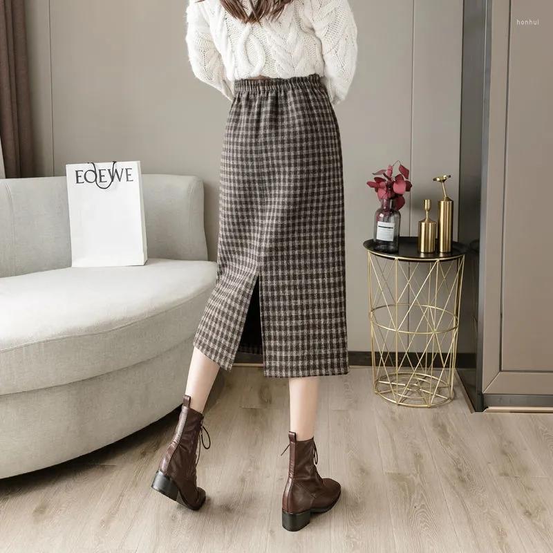 

Skirts Woolen Houndstooth Plaid Skirt Female 2022 Autumn And Winter Fleece Thickening Knee Mid-length Straight Split Hip M229, Brown autumn