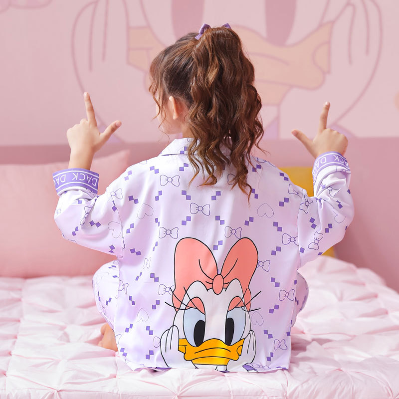 

Disney girls' pajamas thin long sleeved medium and large children's home clothes cartoon duck suit sleep party