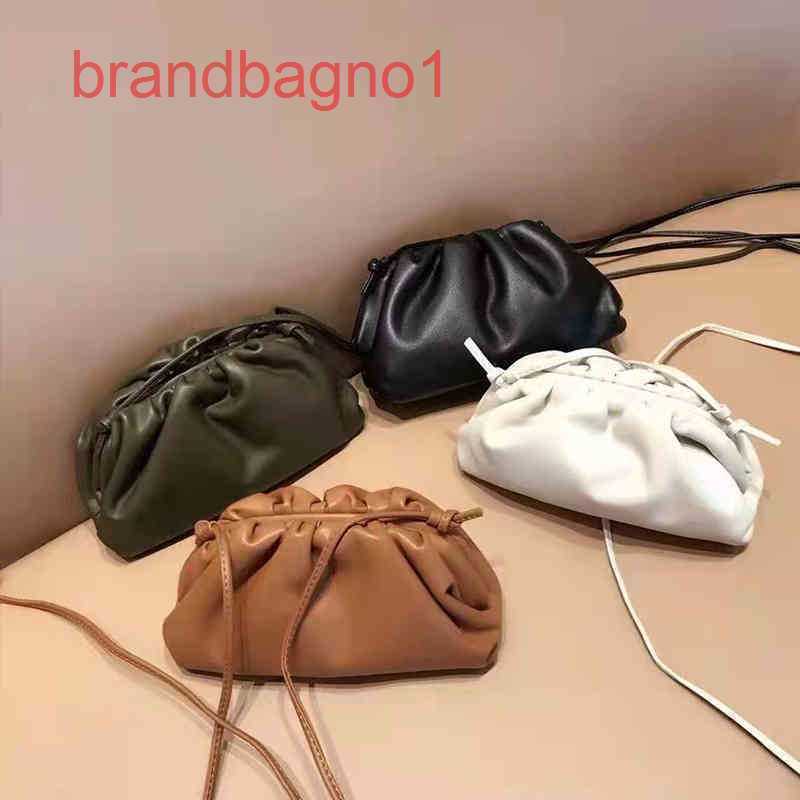 

Bottegas Bags Venetas Designer Pouch Bag Luxury Women clutch Handbags le Solid Color Cowhide Cloud Holding One JXAX, Light blue trumpet