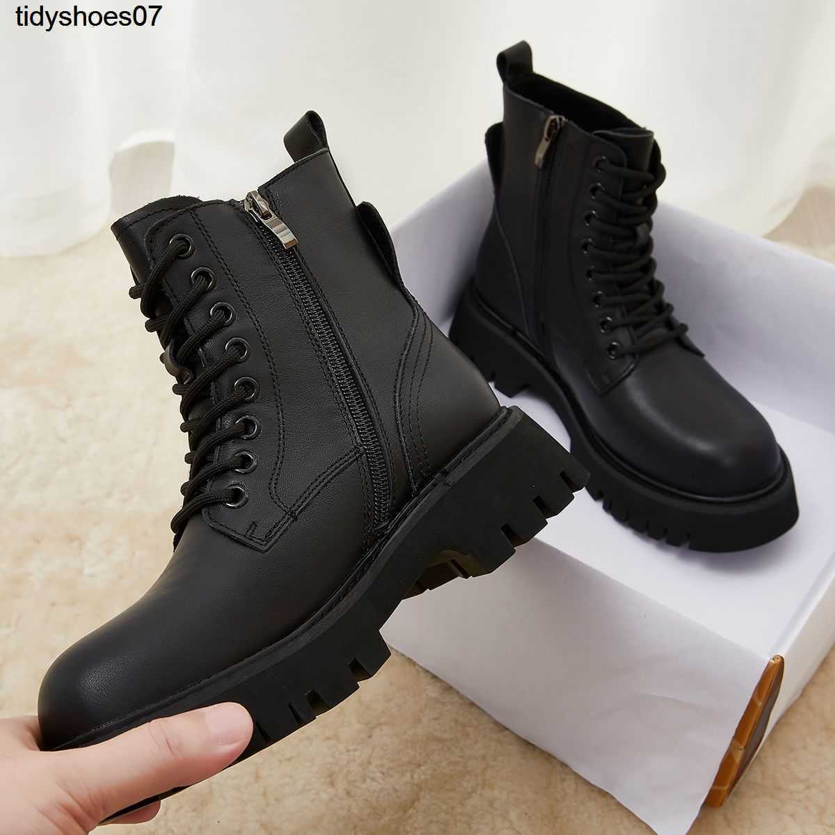 

Boots Thick bottom anti-skid 22 Autumn and Winter New British Style Short Tube Sole Slim Sole Martin Leather Women's Boots, Black