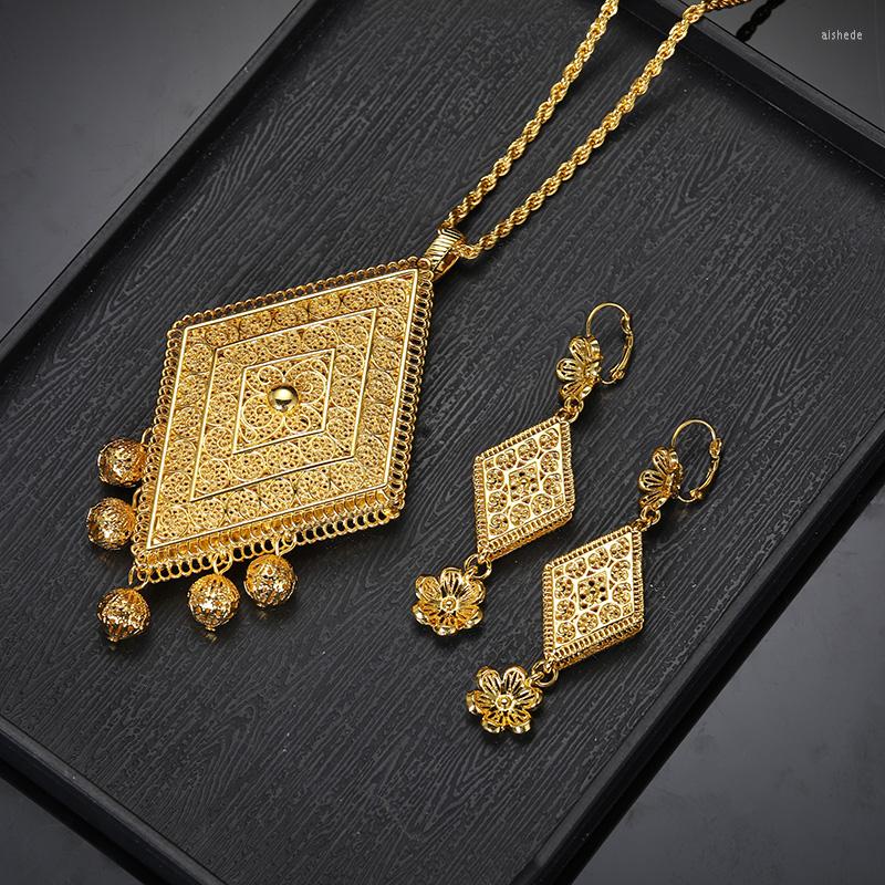 

Necklace Earrings Set Moroccan Style Two-Piece Women's Wedding Dress Decorated With Double Pendant Diamond Design Jewelry, Picture shown