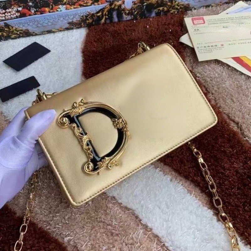 

Leather three-dimensional letter D designer bags Square chain shoulder bag Women's show dinner diagonal cross wallet purse totes