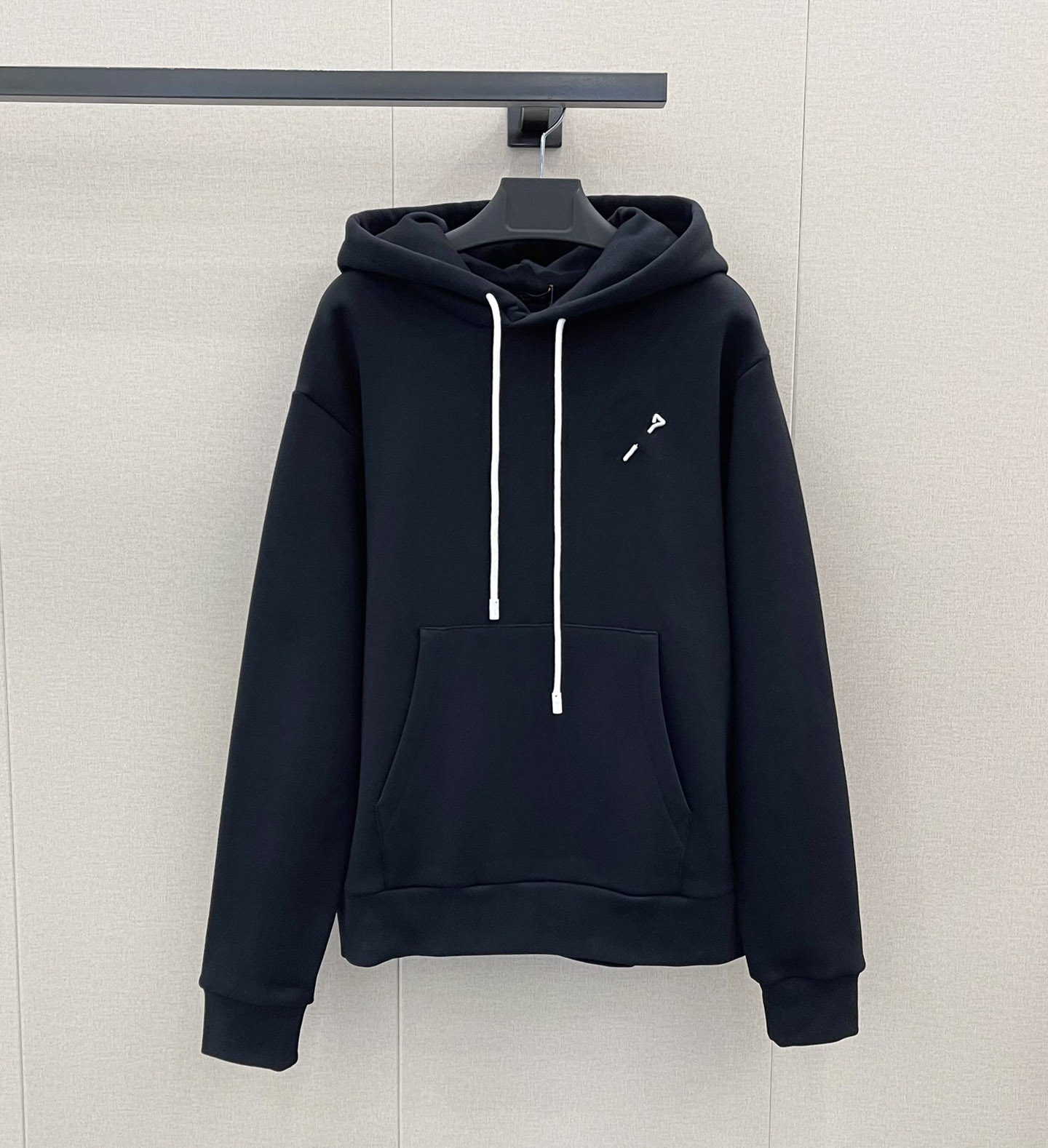 

Mens new brand designer hoodie fashion brooch stitching design highquality cotton material top black pullover hoodie