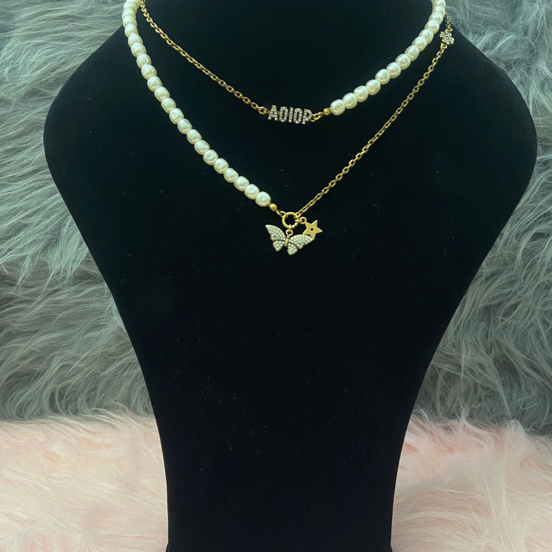 

Designer letter jewelry women Golden Butterfly Star sweater chain D-Necklace Necklace fashion luxury Formal social gathering gift 100327