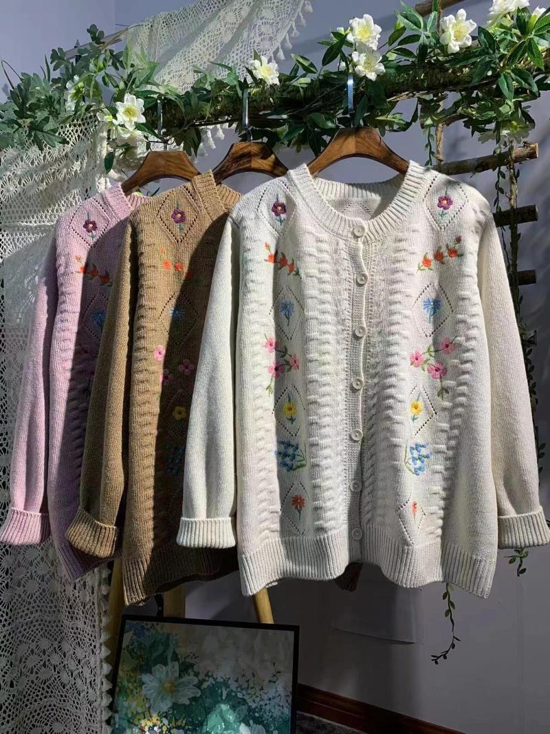 

Women's Knits Autumn Sweet Embroidered Flowers Knitted Sweater Women Long Sleeve Single Breasted, Beige