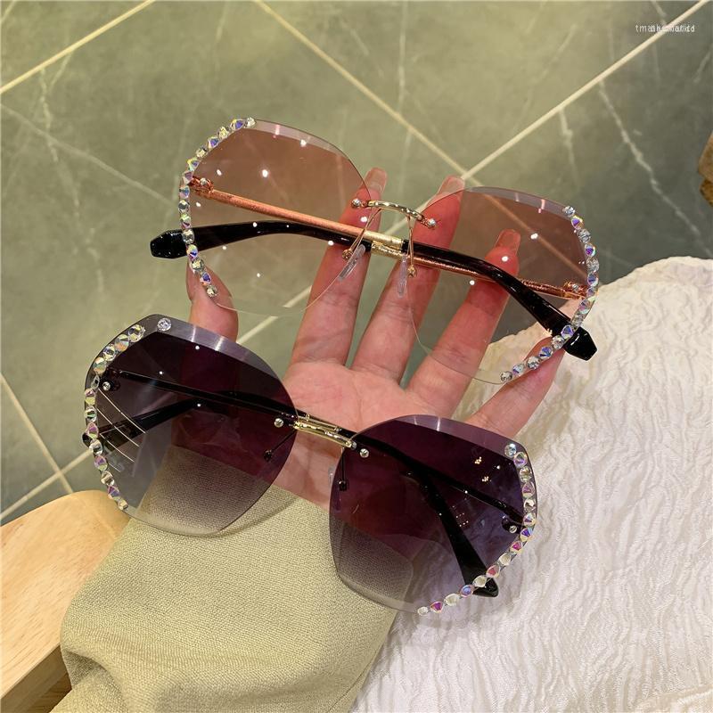 

Sunglasses Trend Rimless Lens Rhinestone Polygon Glasses Woman Personality Gradient Color EyewareSunglasses