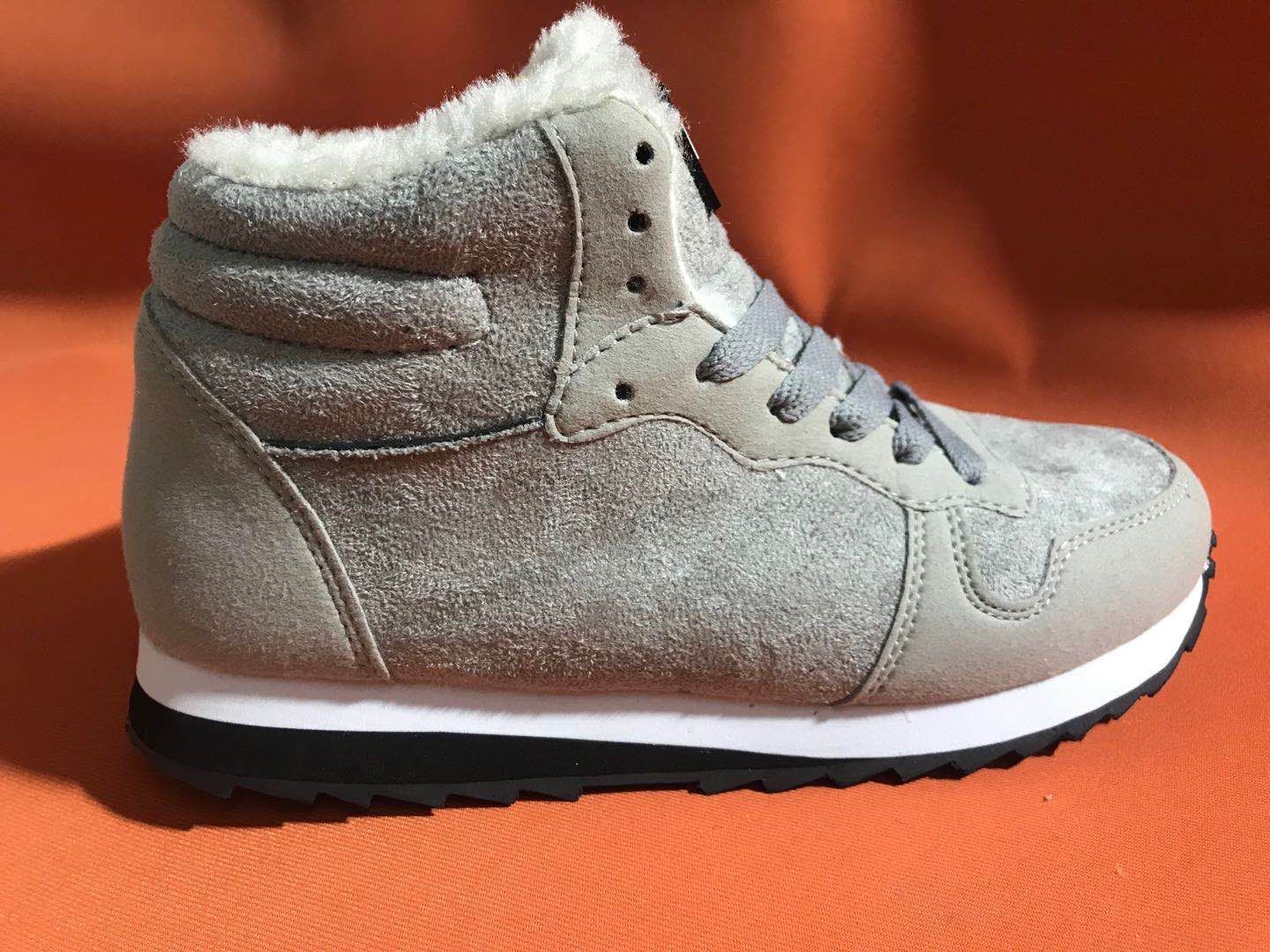 

Winter plush thickened warm Martin boots Men's casual shoes Versatile work waterproof leather shoes Men Women boot Black Brown size 36-45 9881