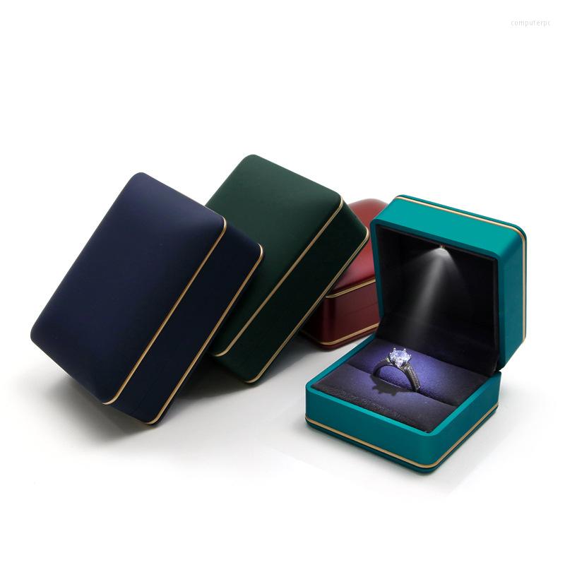 

Jewelry Pouches Luxury Style Fashion Box With LED Light Engagement Wedding Ring Pendant Necklace Jewellery Gift Case
