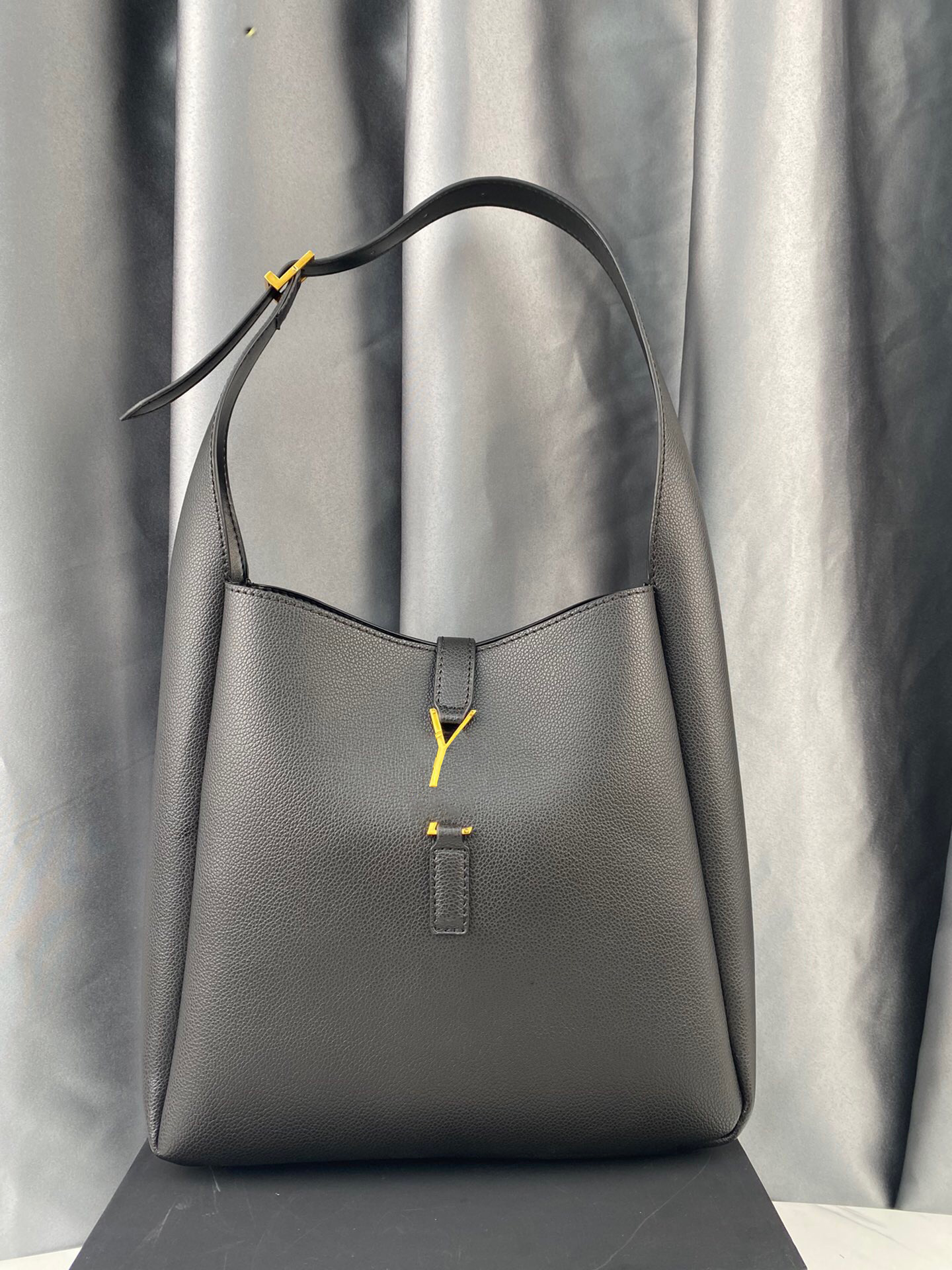 

Designer luxury big-name bucket bag vintage leather ladies new handbag shopping fashion multifunctional large-capacity shoulder bag, Crocodile pattern