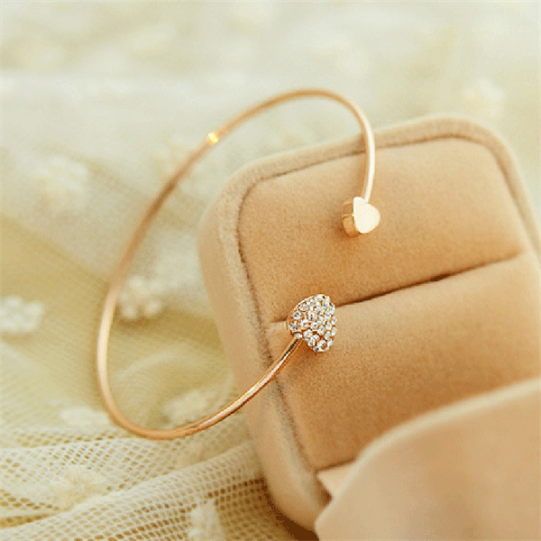 

European and American Fashion Diamond Heart Charm Bracelets Gold Plated Double Heart Bracelet Women's AC232