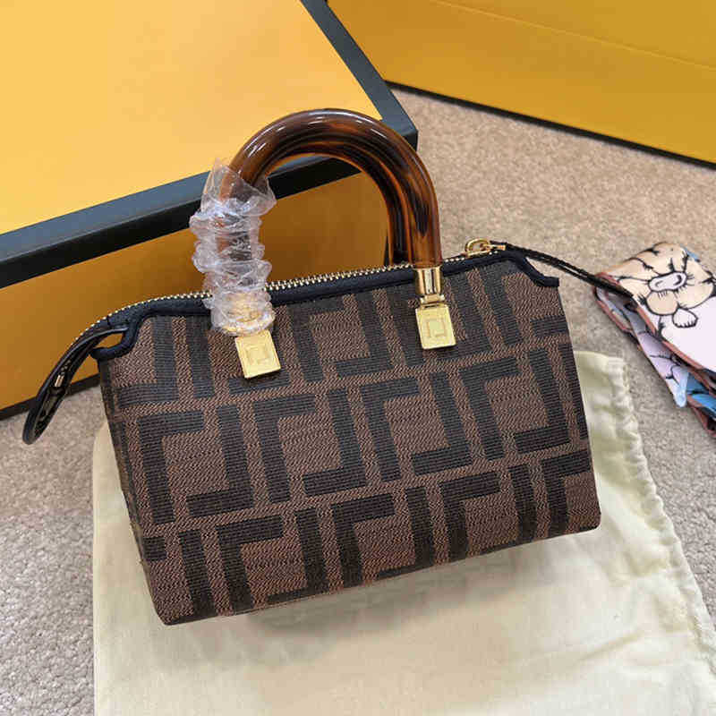 

Handbags Shoulder Bag Women Mini Designer Bag Handbag Classic Letter Pattern Womens Fashion Cross Body with Silk Scarf 221005, Fas01 17*12cm