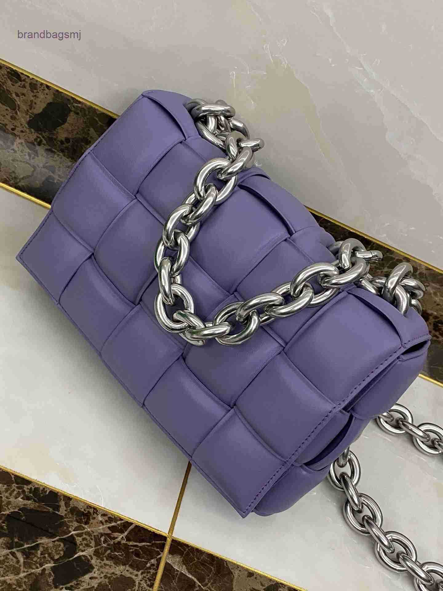 

Bottegas Bag Cassette Venetas New metal thick chain woven pillow bag lambskin B family V portable Messenger Shoulder, Sky blue