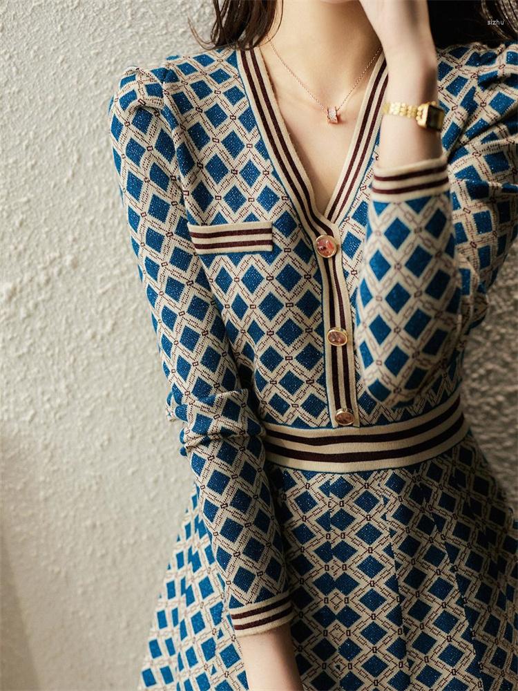 

Casual Dresses Vintage Spring Autumn Fashion V-neck Button Slim Long Sleeved Elegant Geometric Slender A-line Skirt Women Clothing, Blue