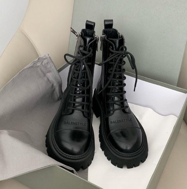 

Designer Parisian Martin boots Women chunky heel platform side zipper Ladies Rider Half boot lace-up black biker Leather ankle boots, 9 shoelaces hole