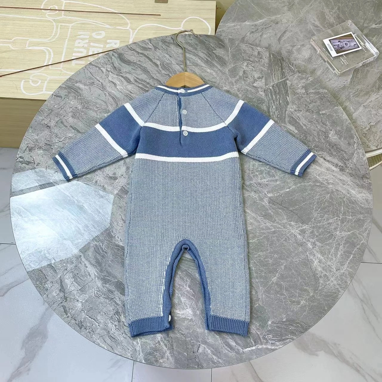 

Designer Newborn Clothes Baby Rompers Autumn 2022 New Baby Boys Wool Sweater Letter Warm Infant Jumpsuit Toddler Girls Bodysuits, Pink blanket