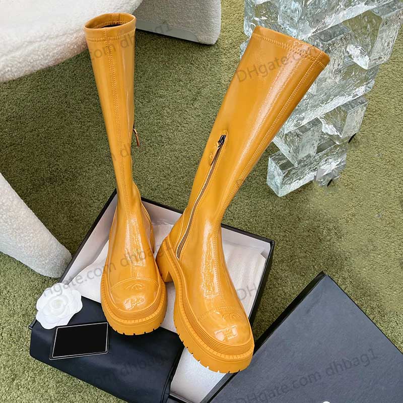 

Designer Womens High Knee Boots Side Zipper Patent Leather Platform Winter Chunky Heels Quilted Texture Round Toes Fashion Retro Classic Slip-on Knight Rainboots