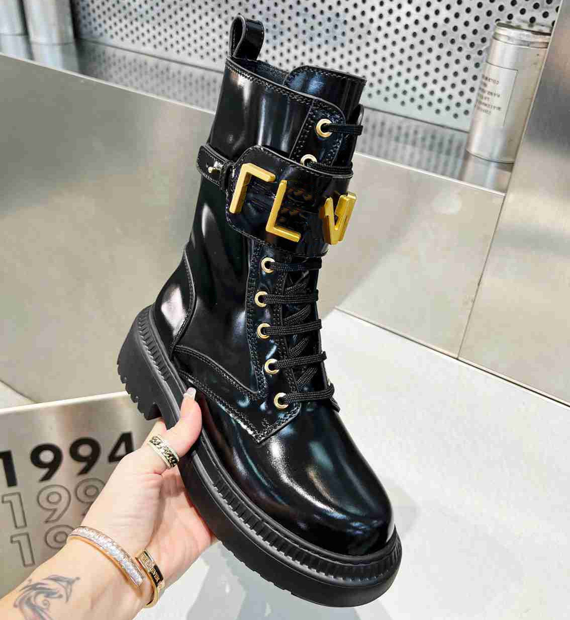 

Fashion Boots Fendyity Casual Men's Women's Autumn Winter Black White Letter Soft Comfortable Socks Boots 09