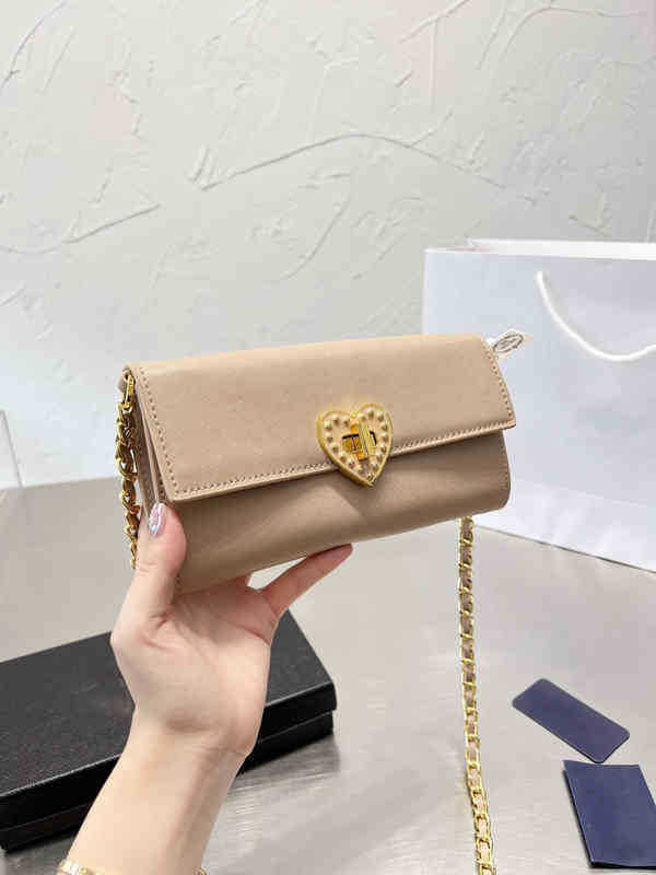 

Shoulder Bag PRAbag Love designer bags Envelope Bag Gold Chain Luxurys Designers Cute Coin Purse Handbag Tote bag Wallet Crossbody 220818, Prabag-red