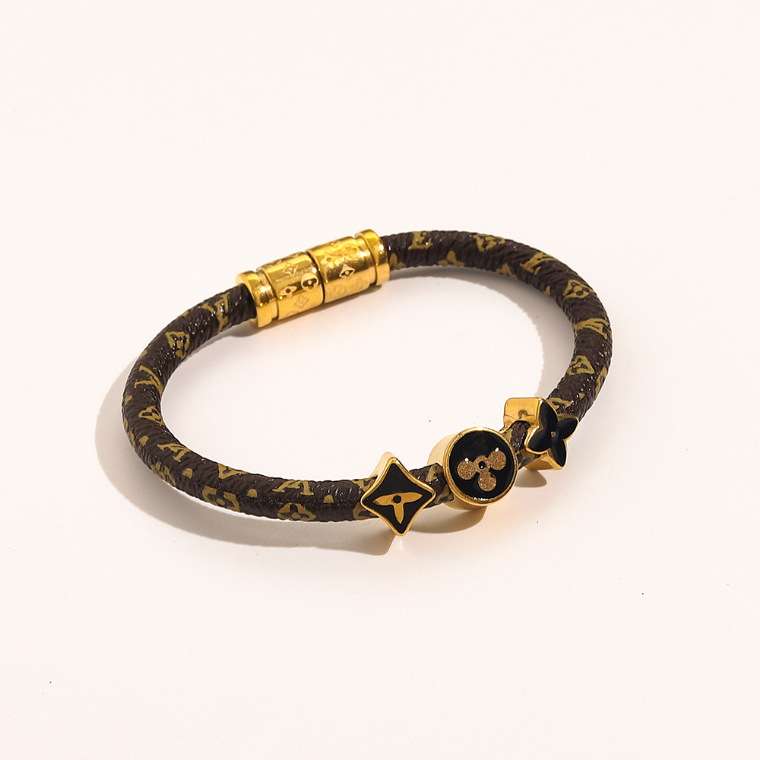 Bracelets de mode Bangle de luxe de luxe Jewelr en cuir Supplies pour femmes hommes High Sense Titane en acier or