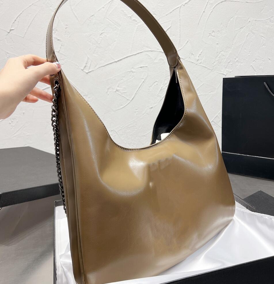 

Large Capacity Shopping Bag Leather Totes Designer Women Classic Fashion Metal Logo Handbag Shoulder Bags Leisure Solid Color Womens Handbag Chain Cross Body, Black