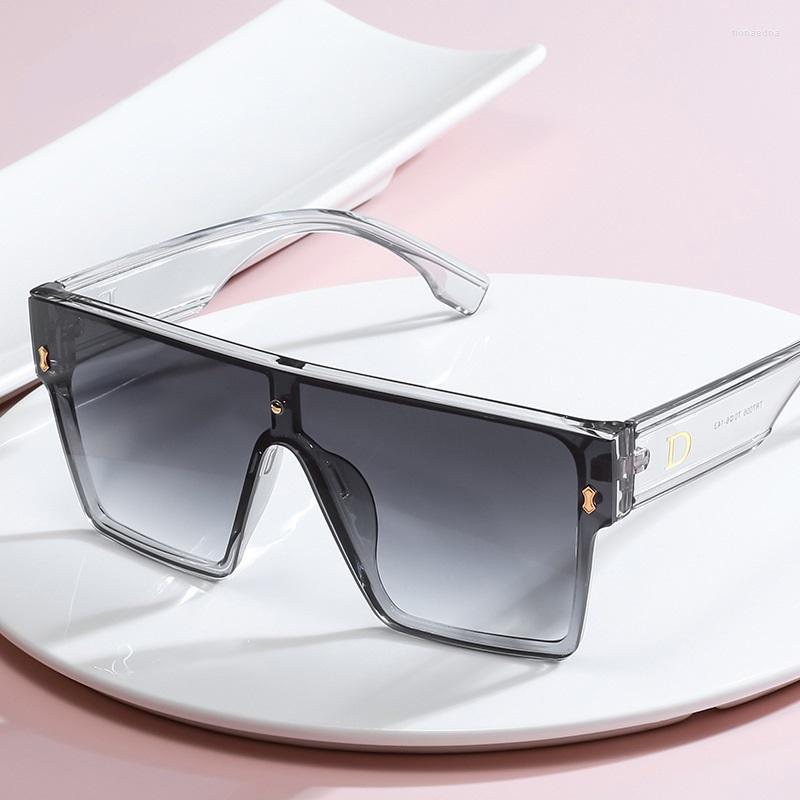 

Sunglasses Unisex Fashion Classy Luxury Men Sun Glasses Women Glamour Square Frame Vintage Large Designer Shades Eyewear