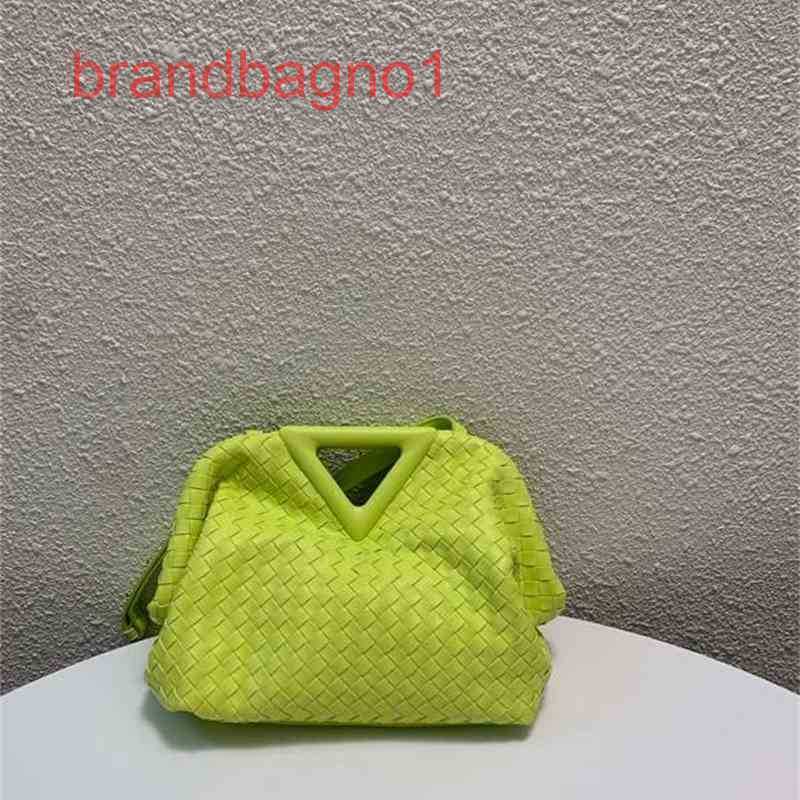 

Bottegas Weaving Venetas Cloud Bag Leather Women's Inverted Triangle Hand Carrying One Shoulder Mess Designers Bag Crossbody with the logo, Black