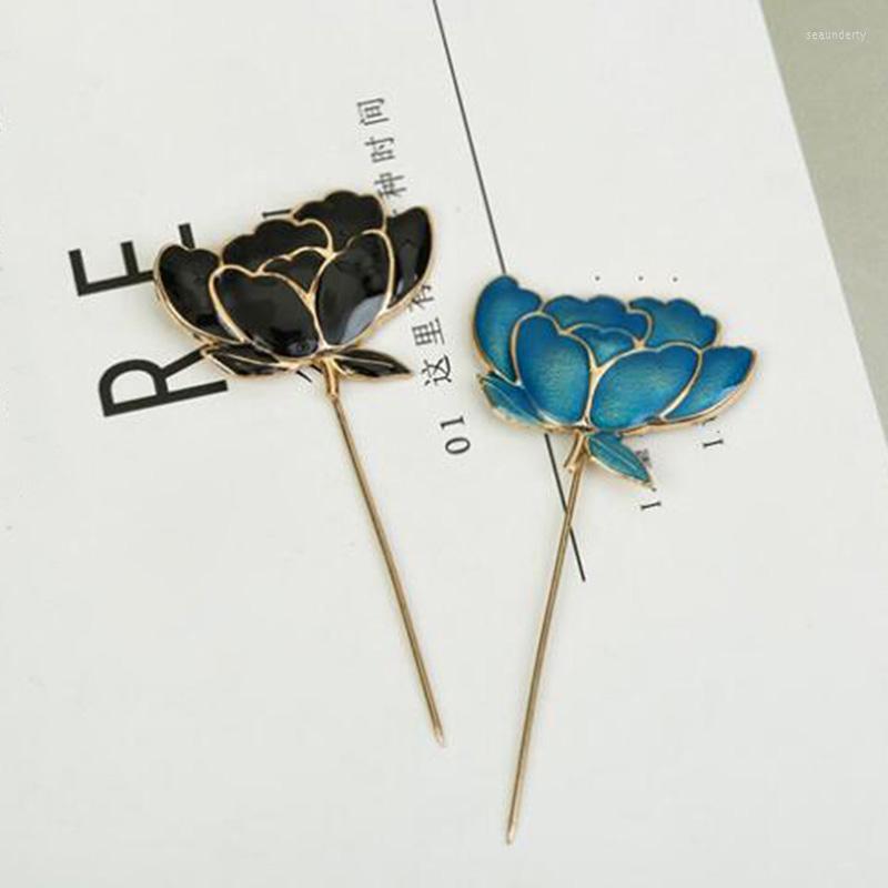 

Brooches Leaf Lotus Metal Brooch Personality Jewelry High Quality Simple Vintage Pins For Men Women Shawl Scarf Buckle