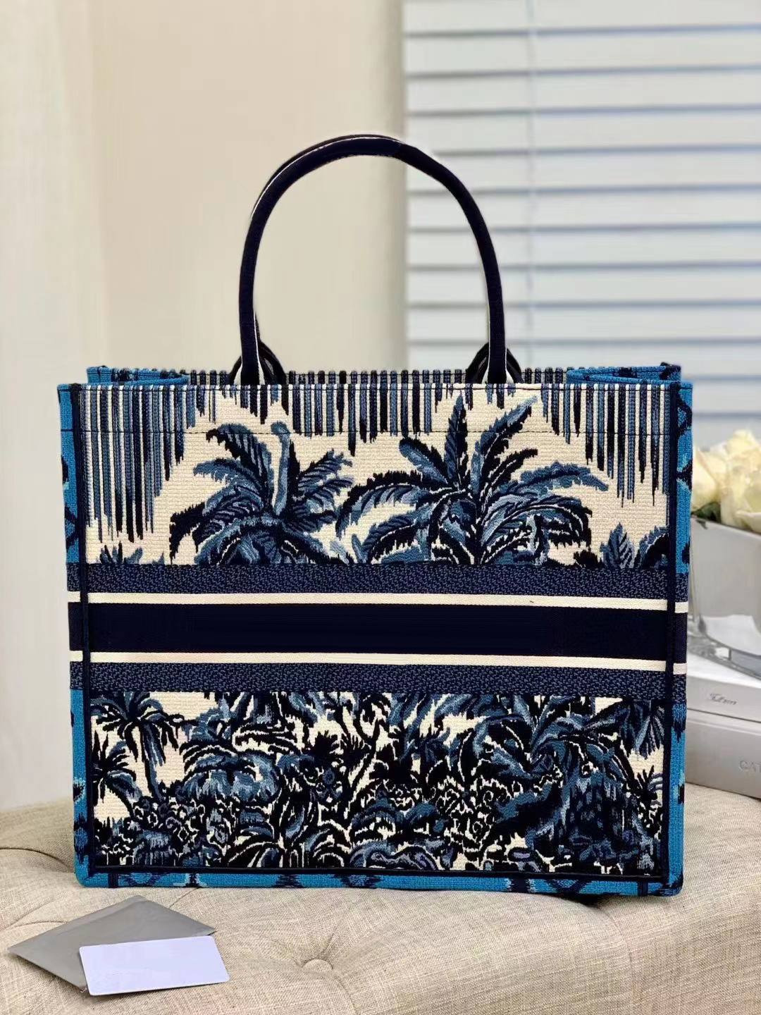 

Women's Boutique Handbag Letter Embroidered Beach Bag Large Capacity Shopping Bag Fashion Shoulder Bags Perfect Package Size 41.5cm, Customized