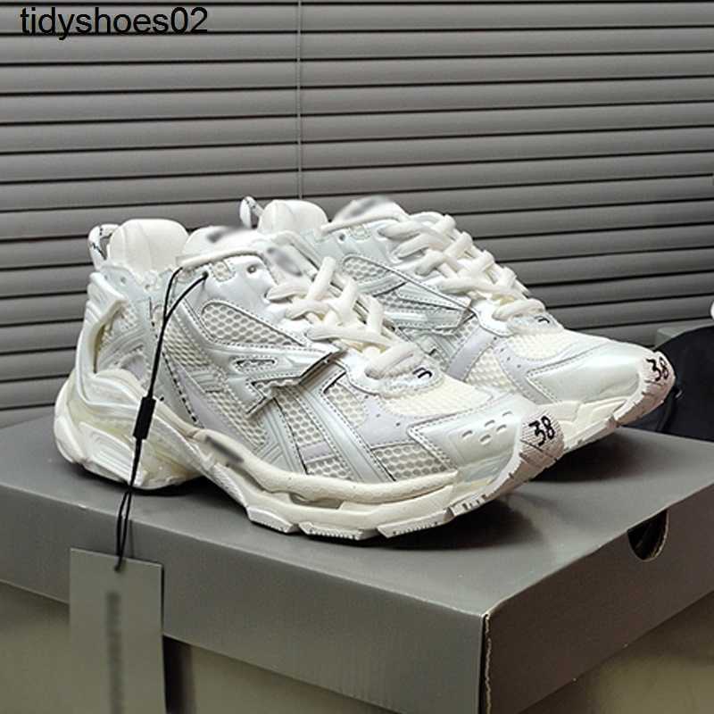 

2022 Paris runner thick soled heightening daddy shoes Versatile lovers' Versatile sneakers, Black