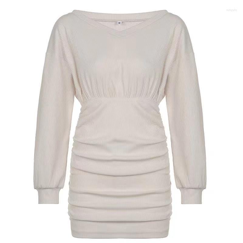 

Casual Dresses Dress Woman 2022 Autumn Design Sense V-Neck High Waist Slim Solid Color Versatile Pleated Skirt Around The Buttocks, Black