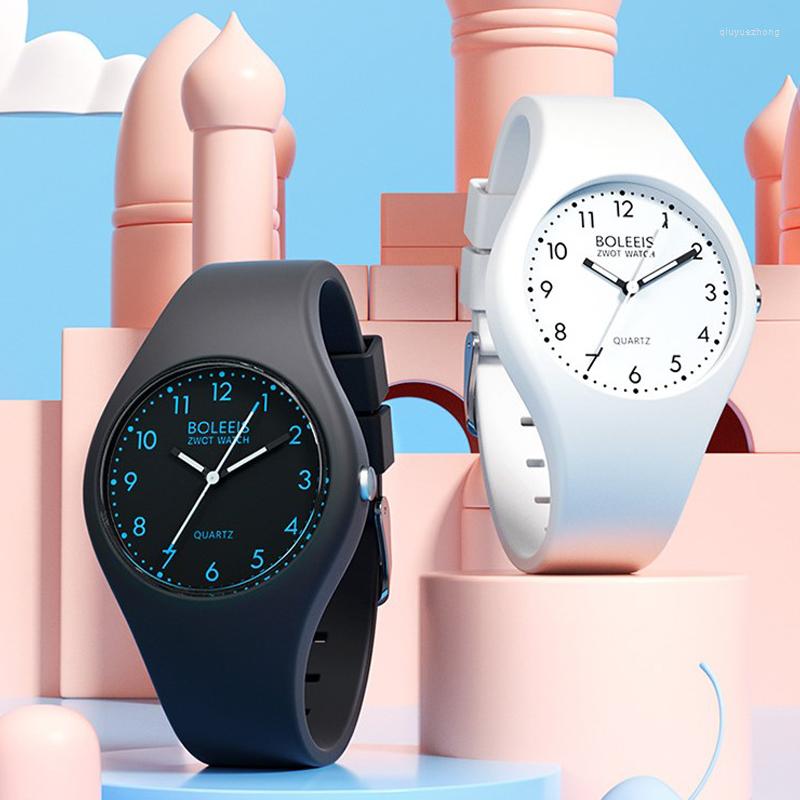 

Wristwatches Sport Unisex Easy To Read Silicone Strap Watch Waterproof Luminous Quartz, White