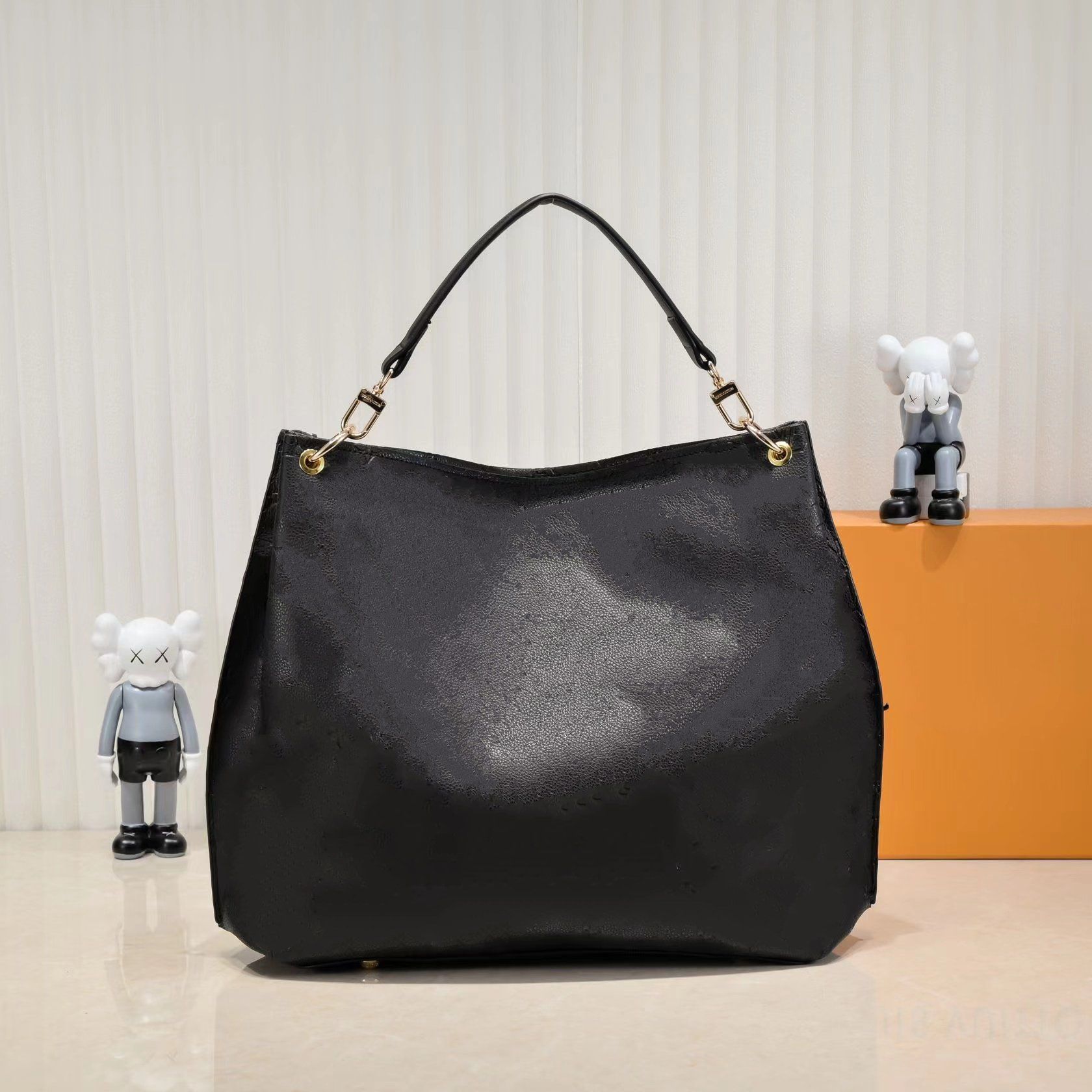 

2022 Totes luxurys designers genuine leather bags flower ladies Casual leather Crossbody shoulder bag, Black