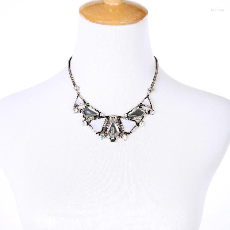 

Choker Fashion Accessories Women Resin Acrylic Flower Statement Maxi Necklace