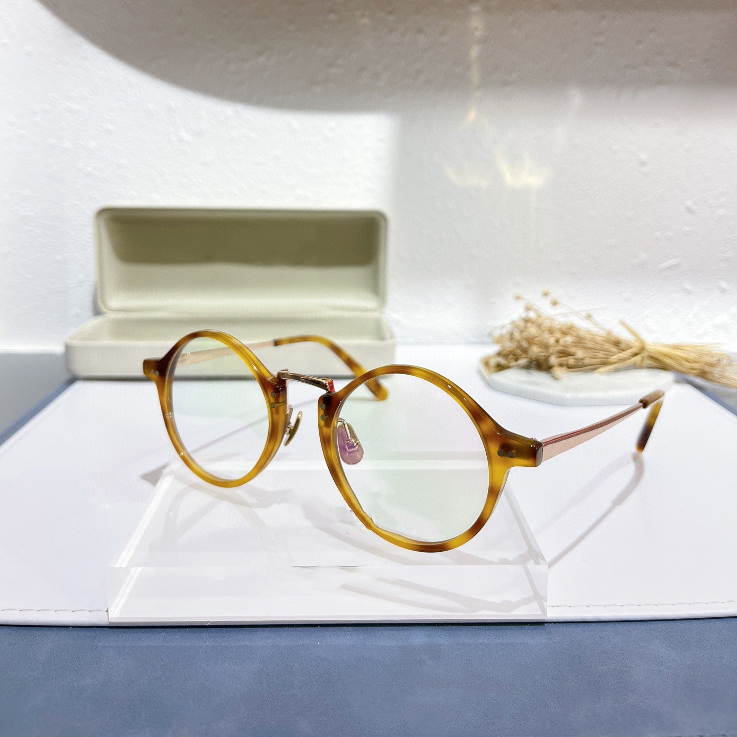 

Optical Eyeglasses For Men Women Retro 9073 Style Anti-Blue Square Titanium Frame Glasses Light Lens With Box