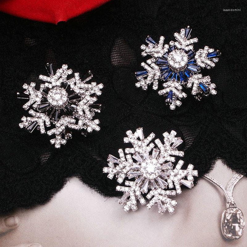 

Brooches 1pc Rotatable Snowflake Luxury CZ For Female Coat Pin Panquet 3 Color