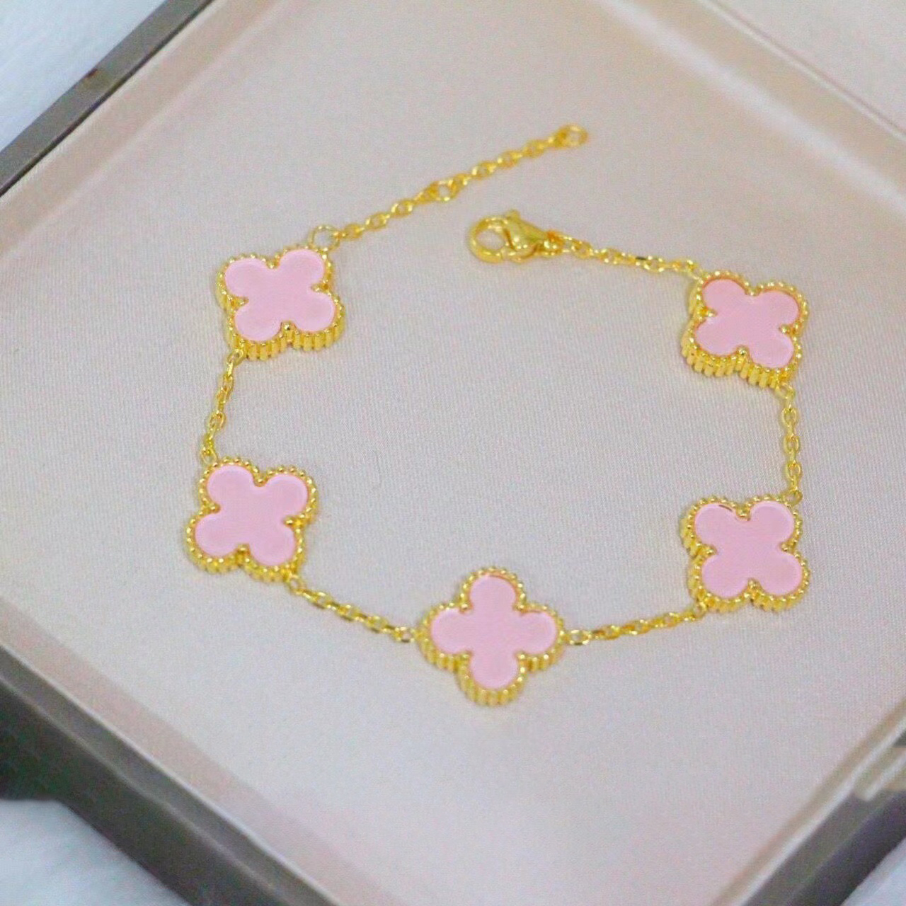 

Classic Design Double Side Clover Charm Bracelet for Holiday Gift