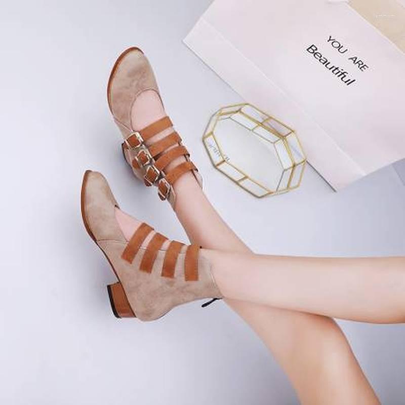

Sandals Retro Punk Women Gladiator Buckle Chunky Low Heels Rome Gothic Rock Casual Comfort Shoes Lady Large Size 34-43, Black