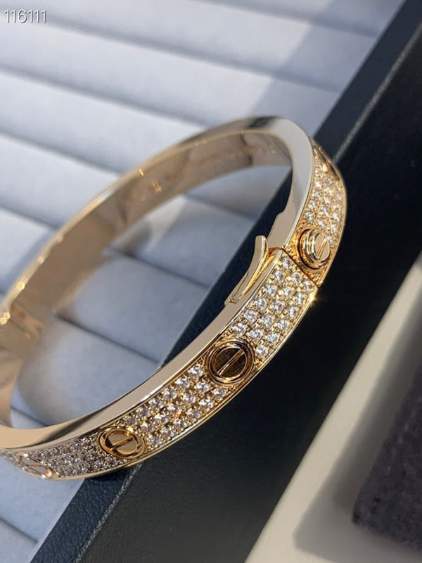 

Top bangles hand-set and mounted with 18-karat gold diamonds are worn by luxury fashion men and women for wedding parties