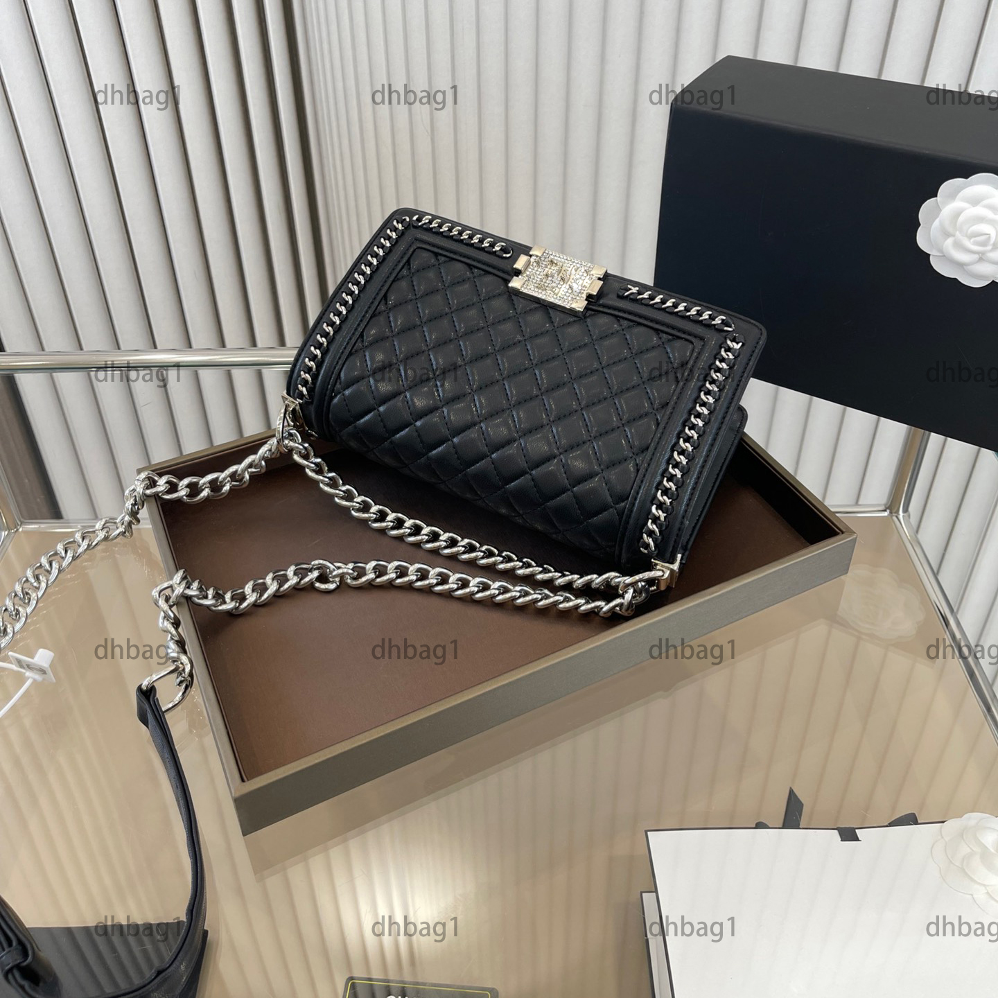 

Women Classical Diamond buckle crossbody Designer Trendy Flap Handbags Diamond clamshell Wallet Black Chain Hardware Artwork Vintage one-shoulder bags 25cm