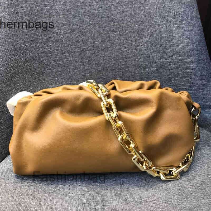 

designer Venet Bottegas Underarm Classic Bag Handbags Bags Chain Shoulder Metal Hand Pouch Pillow Held Leather Thick Cloud VP6N, Black