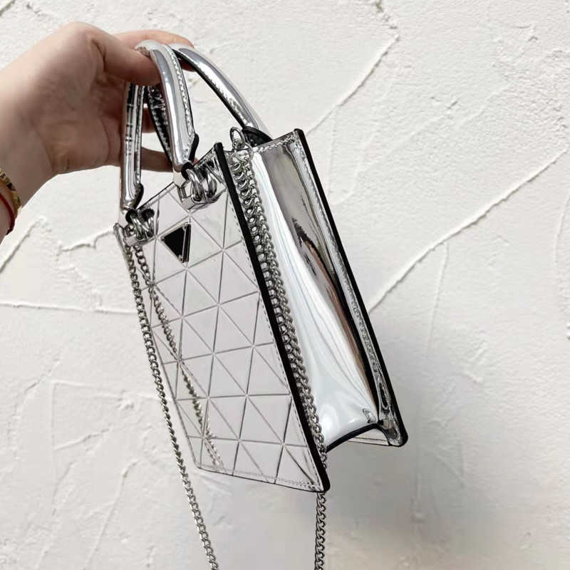 

Luxury Designers Bags Handbags Shoulder bags High Quality Patent Leather Classic Womens tote wallet purse Diamond Pattern Size 18X16cm Simple and, Silver