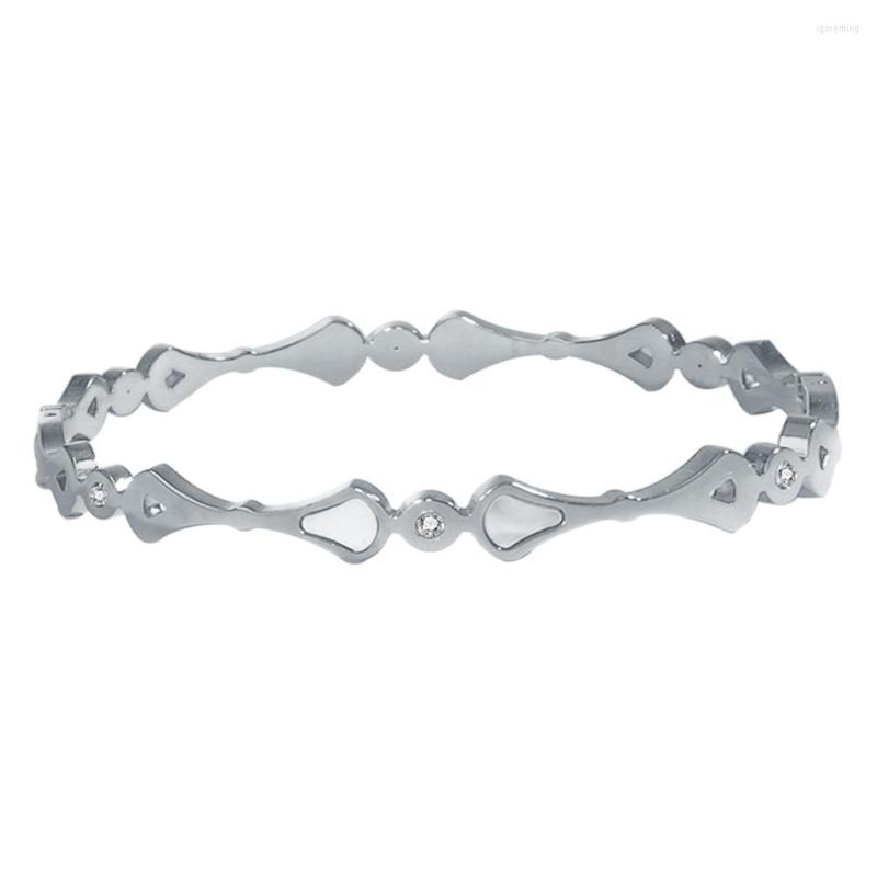 

Bangle Small Scalloped Titanium Steel Shell Bracelet Three Colors Do Not Fade Gift