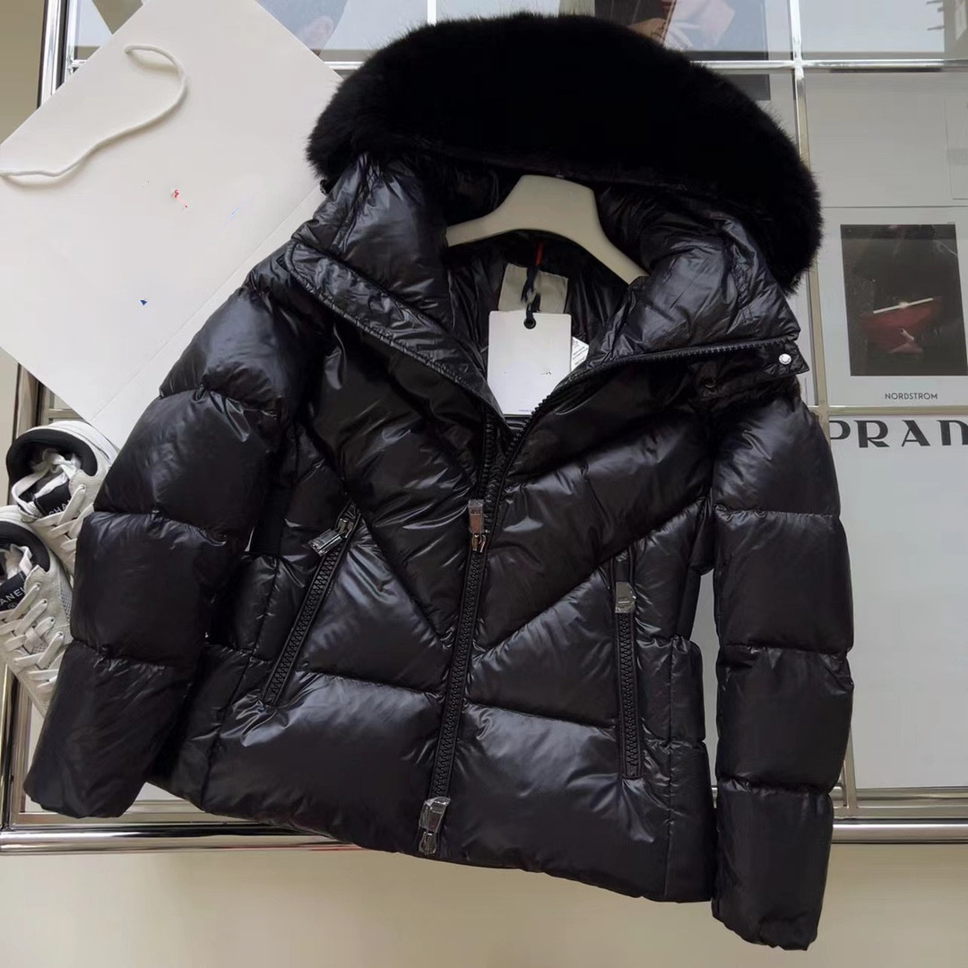 

Women' Down & Parkas European luxury designers design the latest classic down jacket in autumn and winter, Black