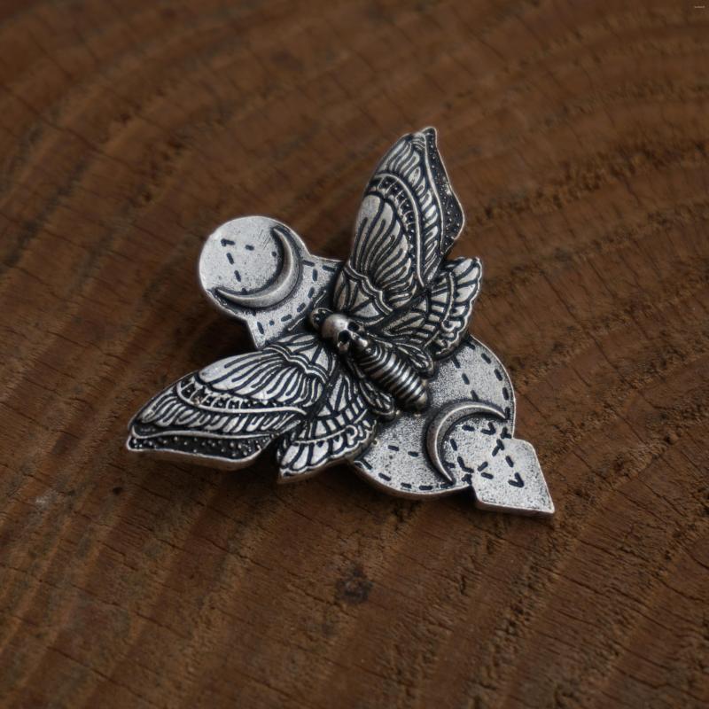 

Brooches 12PCS/LOTS Skull Jewelry Alloy Death's-Head Brooch Moth Women And Men