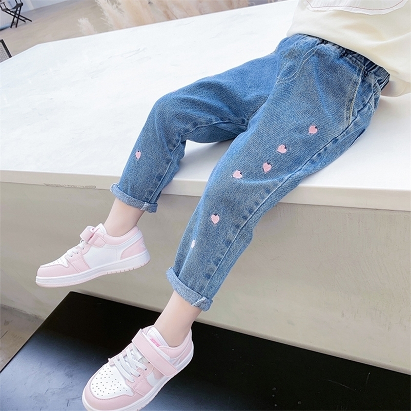 

Jeans Girls Heart Embroidery Girl Spring Autumn Kid Casual Style Children Clothing 220930, Y4j6513