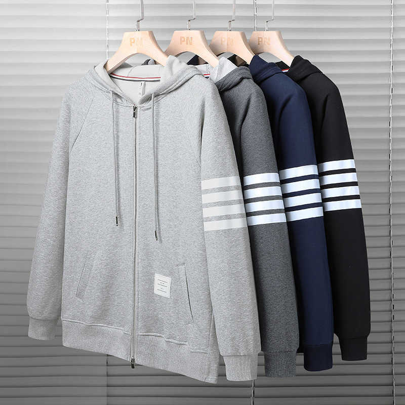 Sweats à capuche pour hommes et femmes en automne-hiver Fashion Br Designer Tb New Sweatshirts Four Carrying Tops Pulls Tendance Cardigan en coto