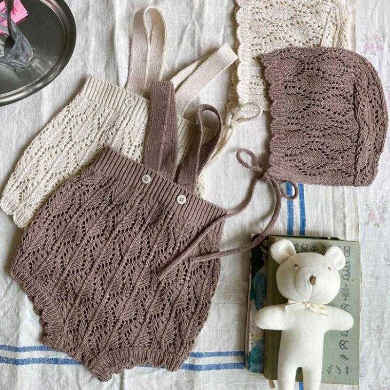 

Rompers Toddler Boy Fashion Hollow Out Sling Bodysuit Baby Girls Simple Solid Sleeveless Knitting Jumpsuit Boys Winter New Cap J220922, Brown.