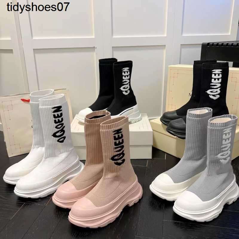 

2022 Classics McQueens Socks Shoes Tall Slim Boots Men's and Women's Letters Martin Boots Thick soled Knitted Elastic Middle Boots, Gray