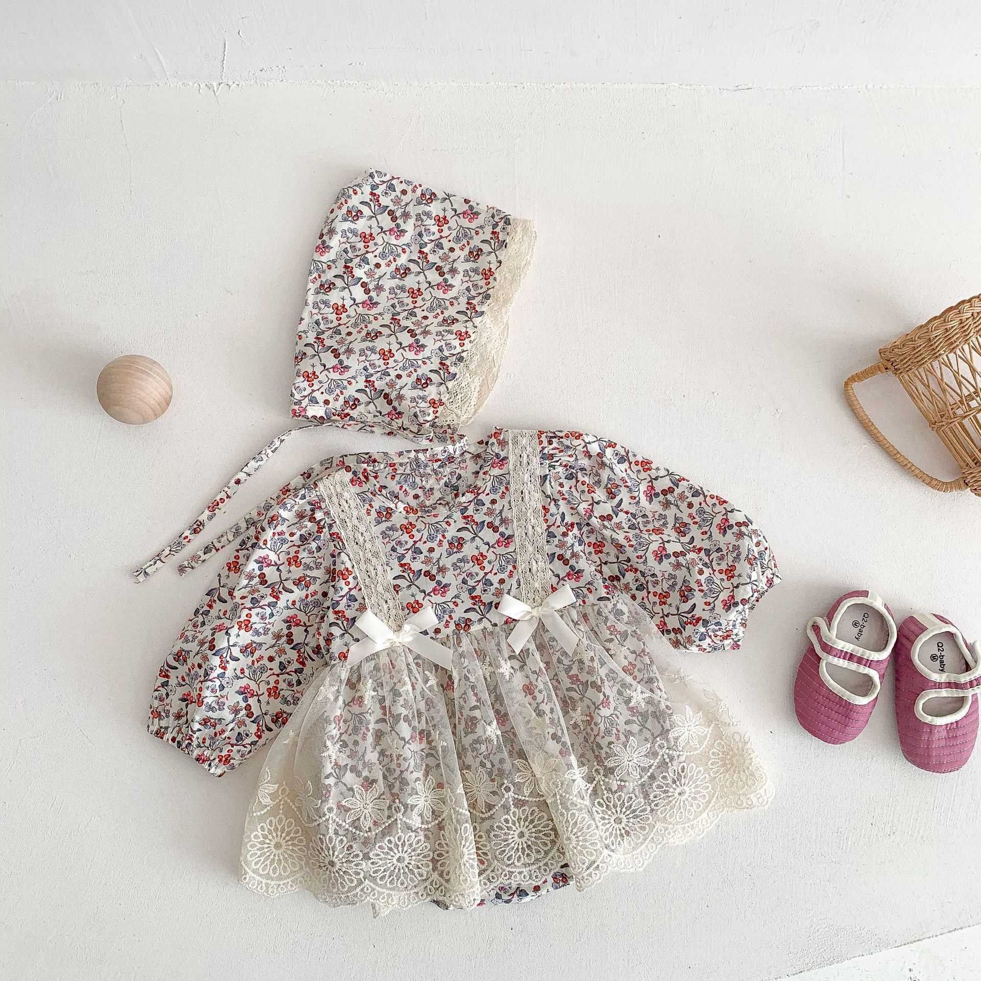 

Rompers Infant Lace Hollow Out Sweet Bow Skirt Jumpsuit New Autumn Retro Floral Long Sleeves Cotton Bodysuit With Fashion Hat J220922