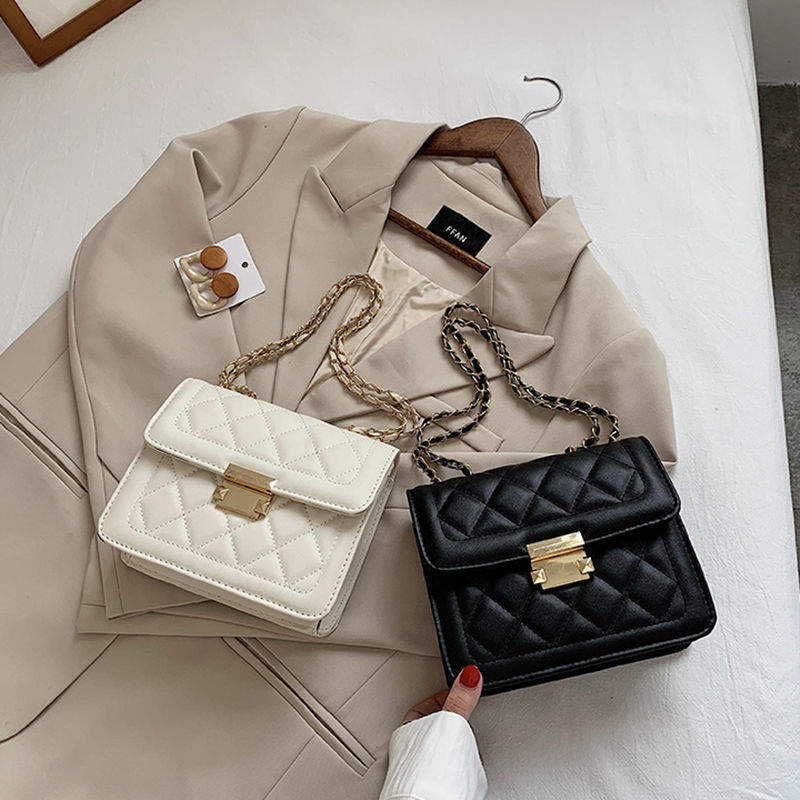 

Designer handbag Lady's cross-body shoulder bag luxury LOULOU type small fragrance wind rhomb metal chain clamshell bag, White